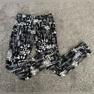 MARIKA Large Black Gray White Abstract Yoga Athletic Leggings